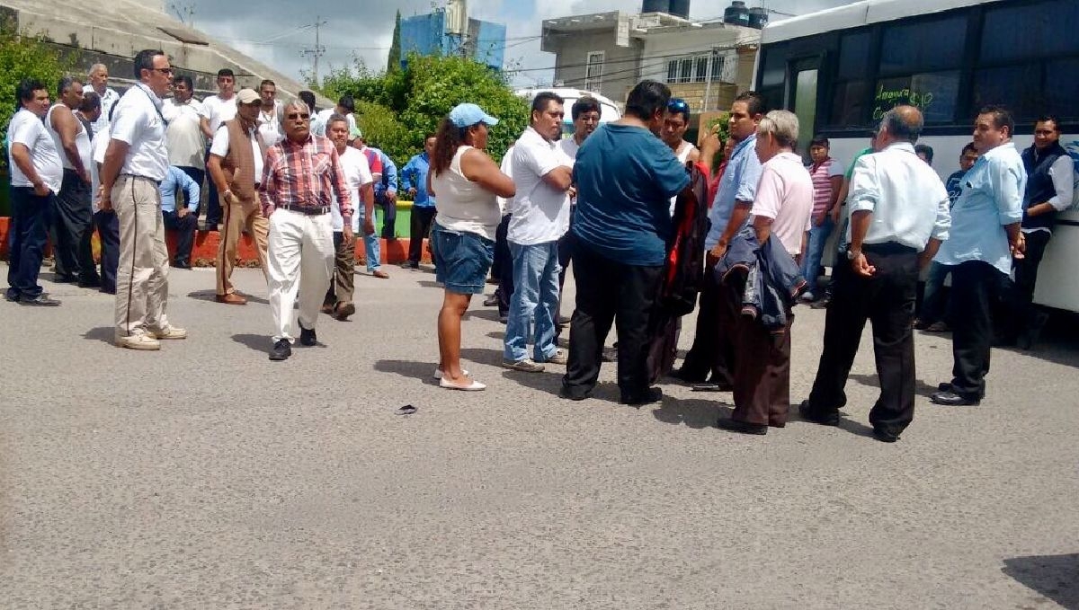 A punto del enfrentamiento, transportistas en Amayuca
