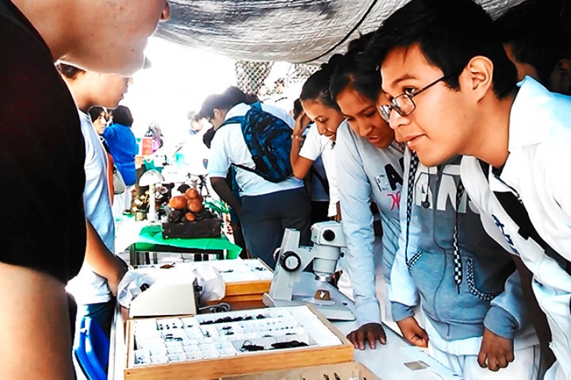 Reprueban estudiantes en cuidado de bebés virtuales