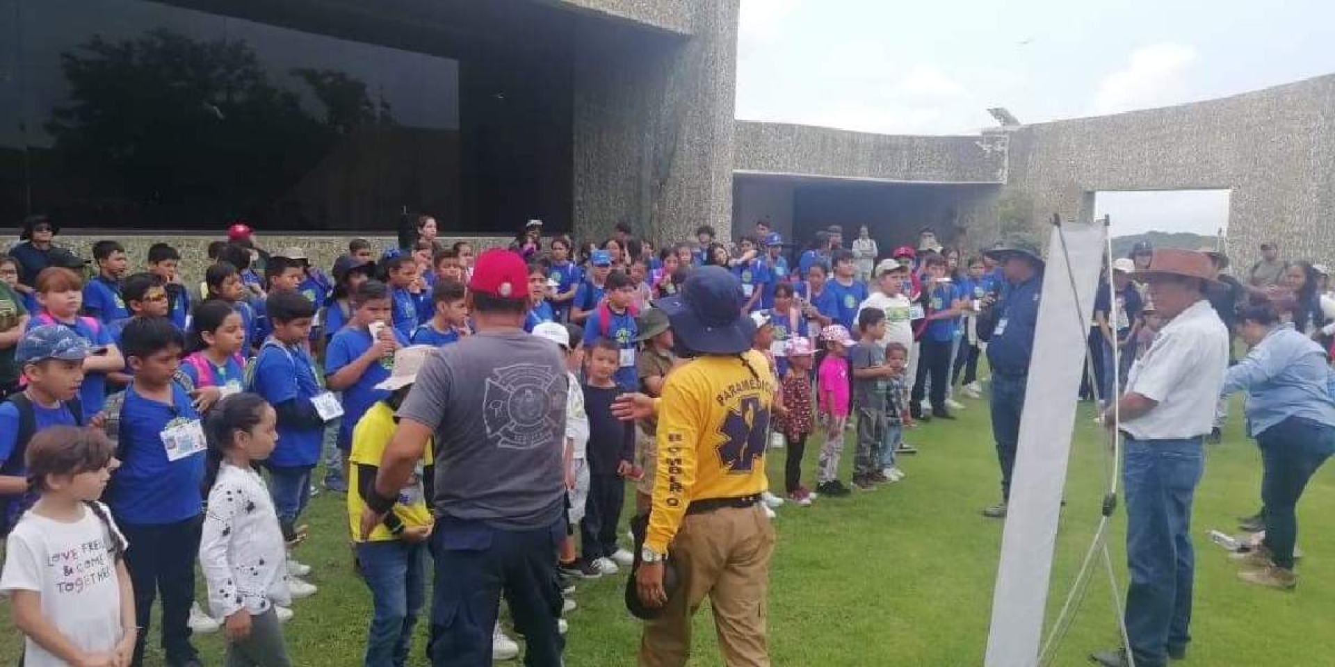 Visitan decenas de menores la ZA de Xochicalco