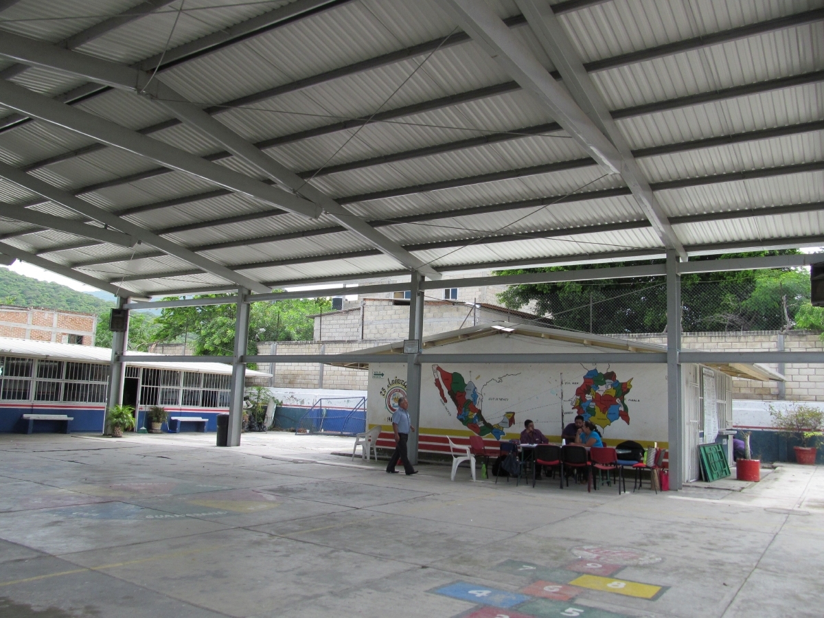 Rehabilitación de sanitarios y techumbres, principal demanda de escuelas en Coatlán del Río