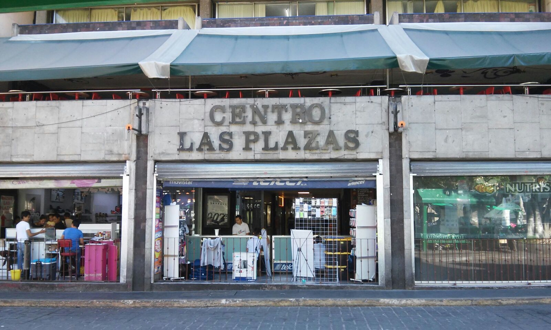 Enésimo llamado al Ayuntamiento a regular cobro de estacionamiento en centros comerciales