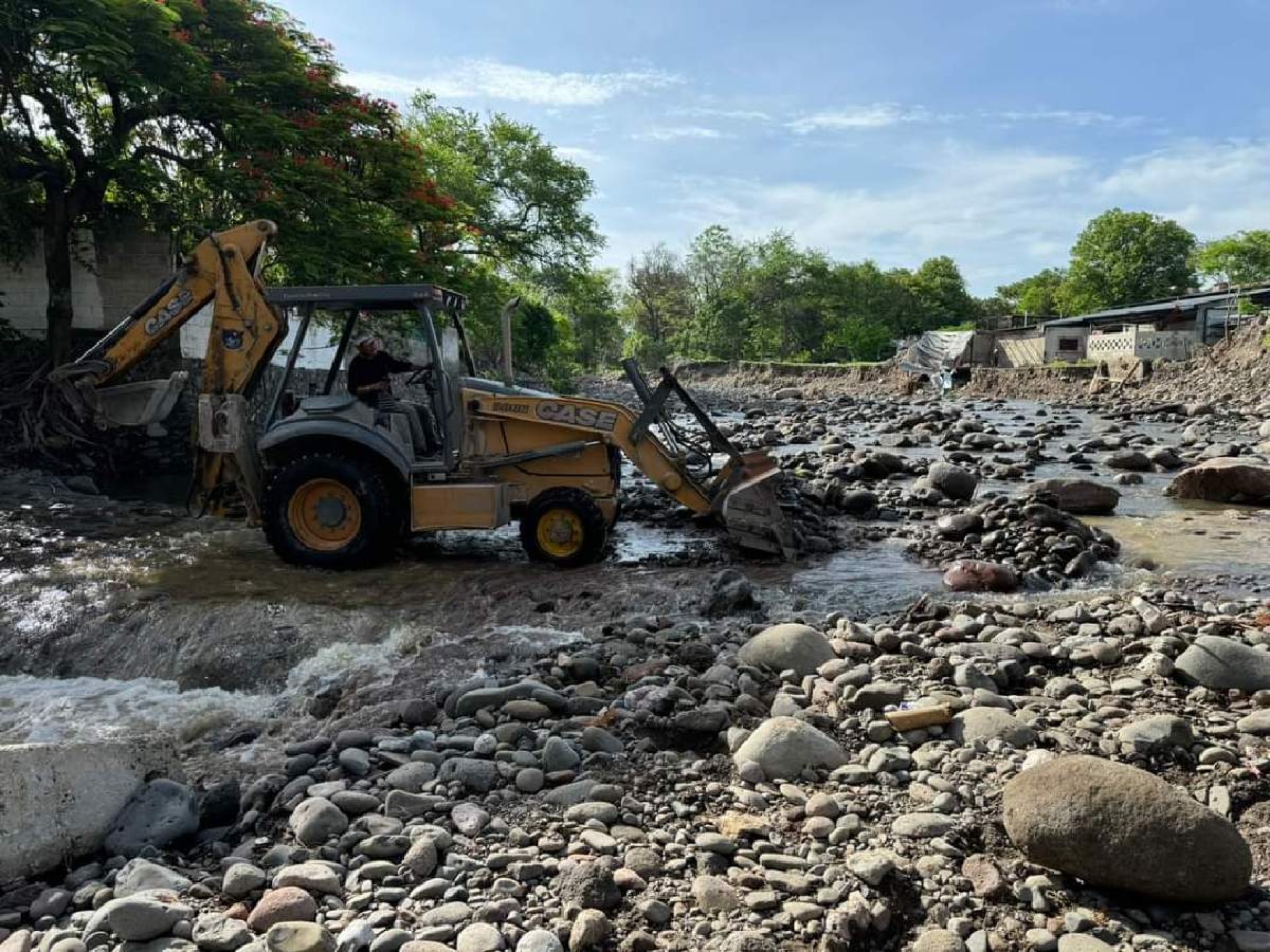 Lluvias recientes afectaron un puente en Miacatlán