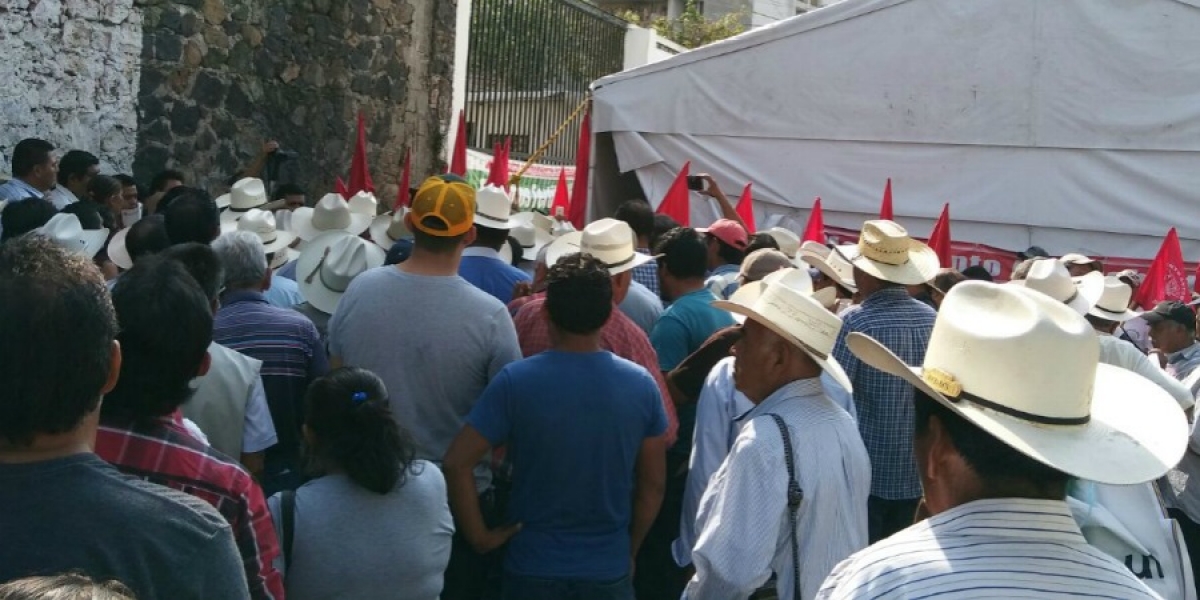 Llega a acuerdos la Sedagro con organizaciones campesinas; antorchistas levantarán plantón