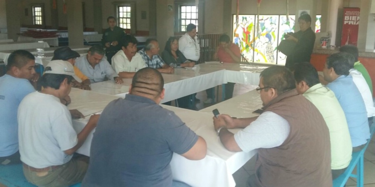 Autoridades de Transporte buscan resolver conflicto entre taxistas de la zona poniente