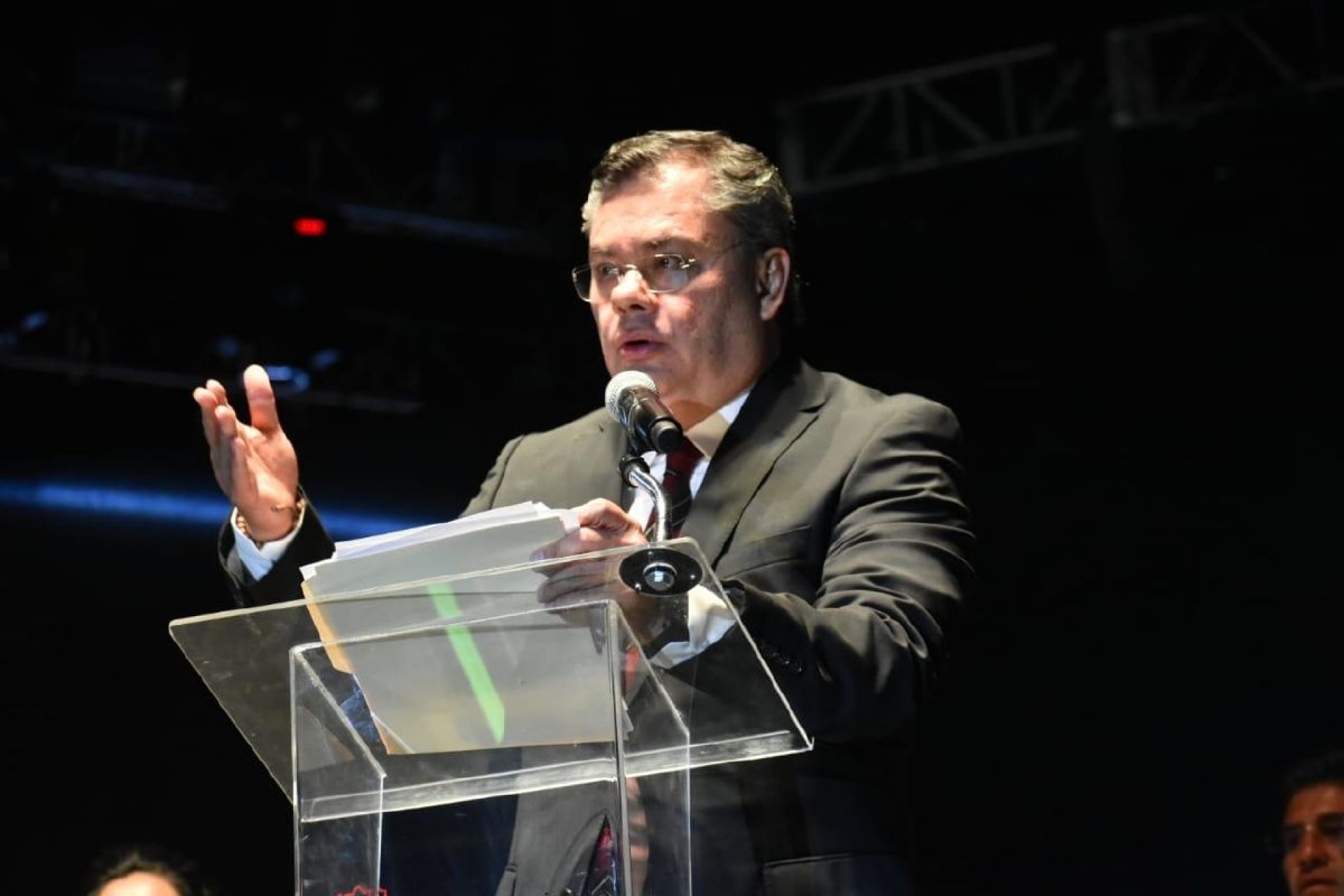 Rafael Reyes rinde primer informe de gobierno
