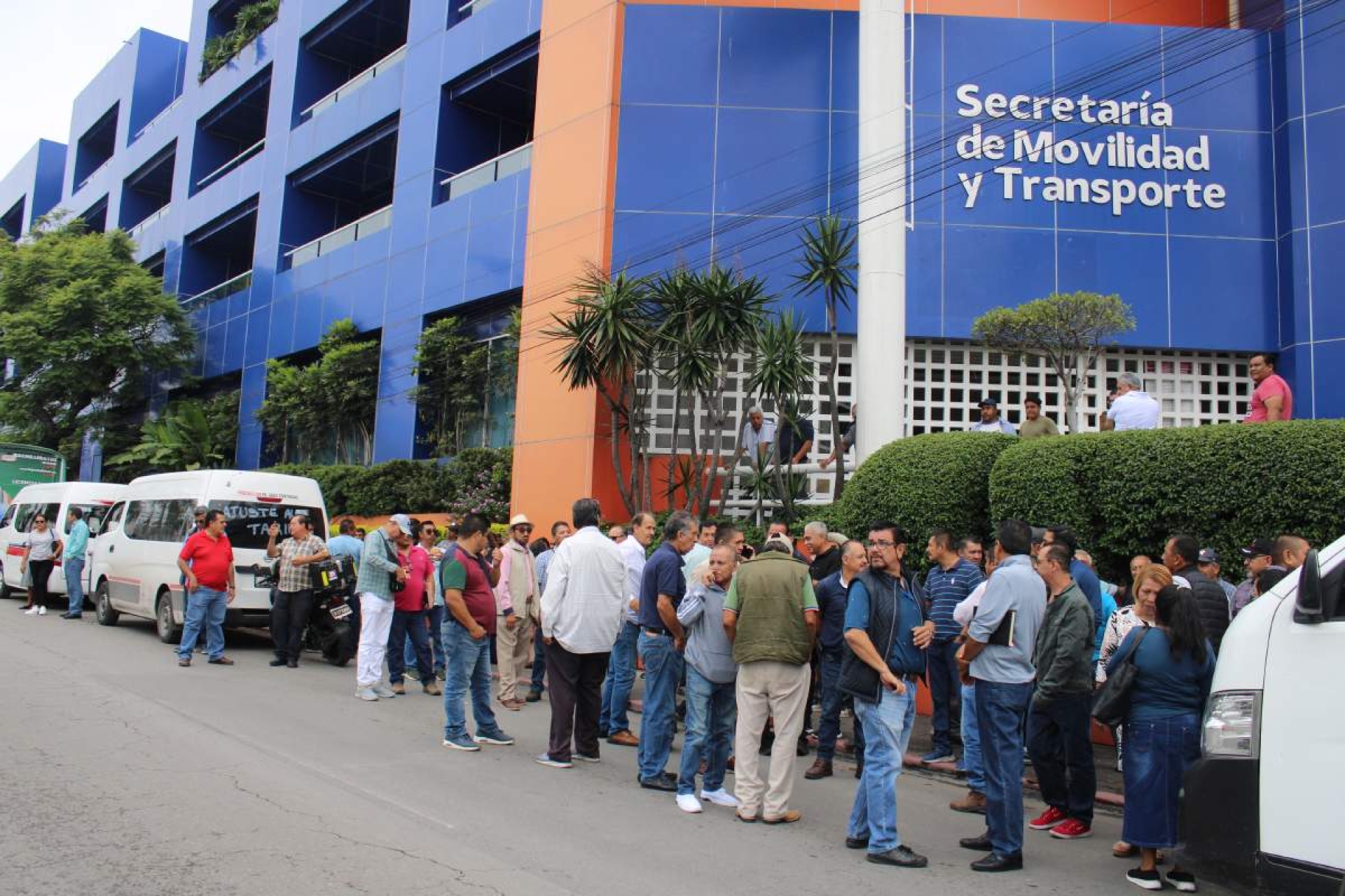 Transportistas amenazan con más protestas
