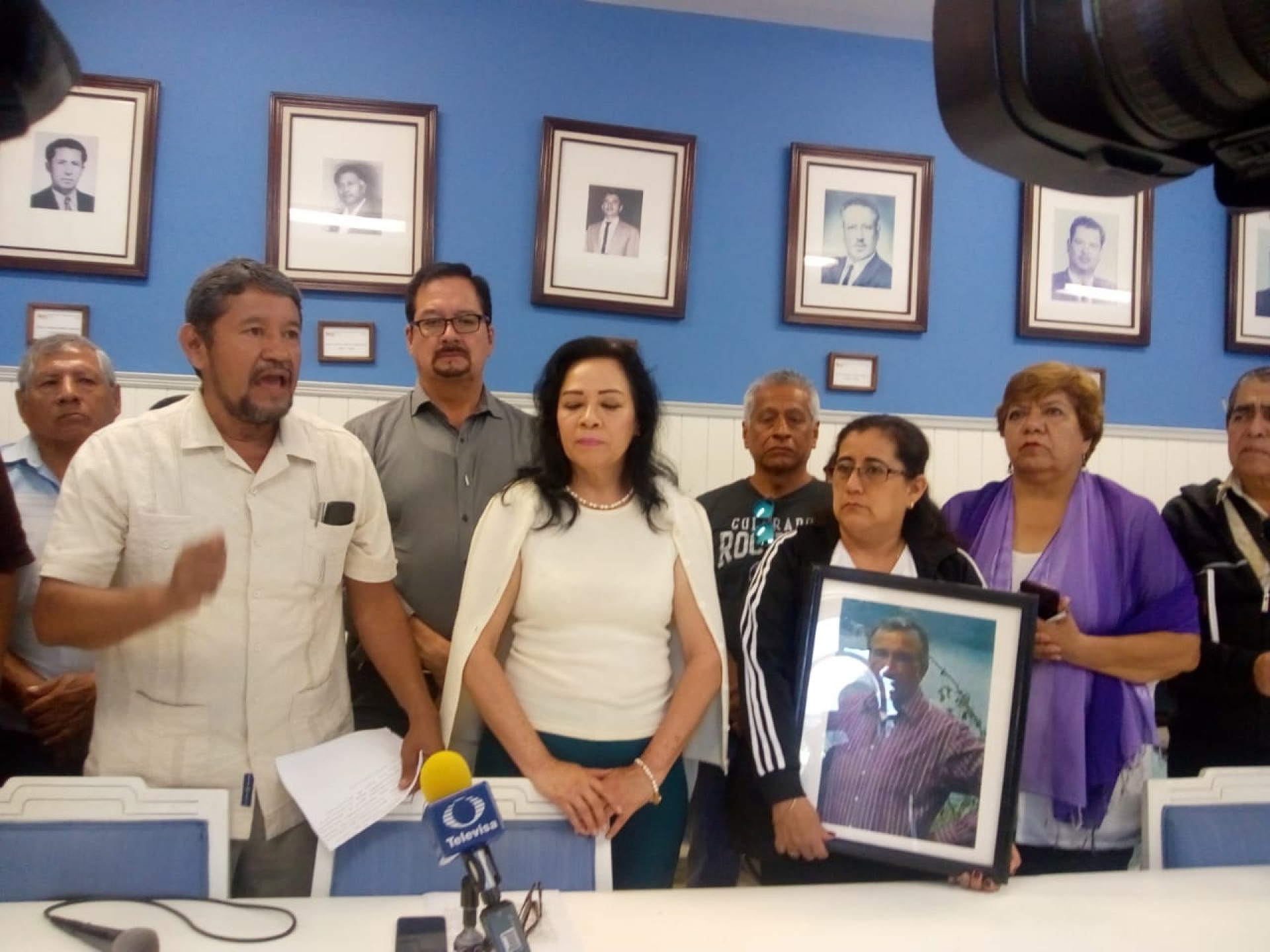Maestros jubilados expresaron su respaldo a familiares de Albino Quiroz