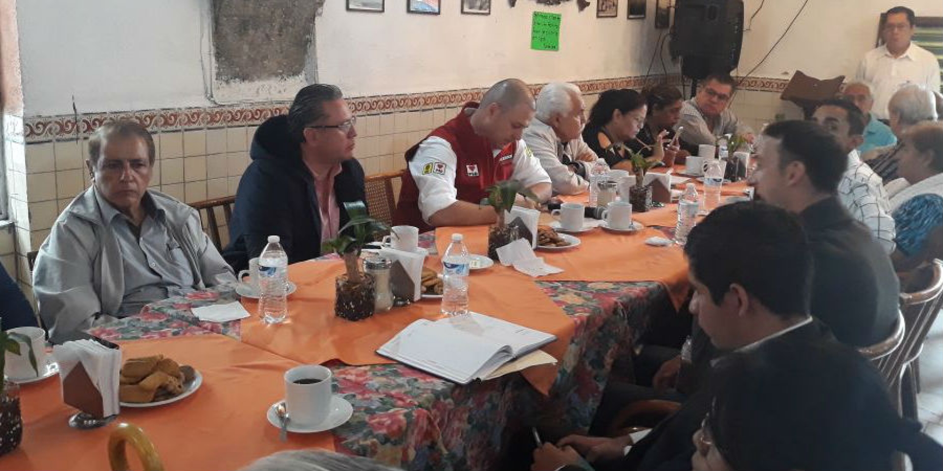 Candidato a gobernador de la coalición "Juntos Por Morelos" se reúne con comerciantes del centro histórico