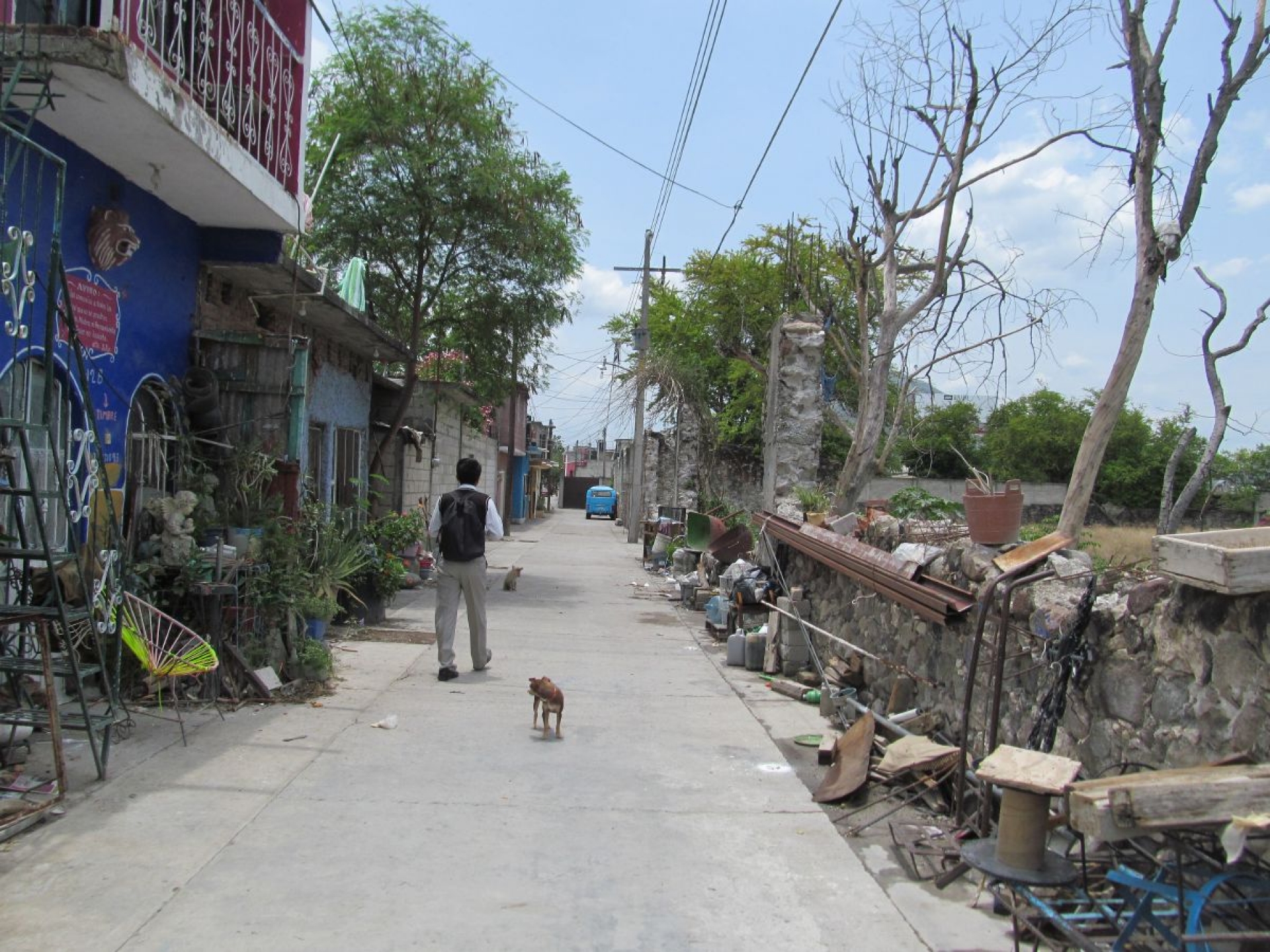 Vecinos de Jojutla se inconforman ante CFE por falta de luz