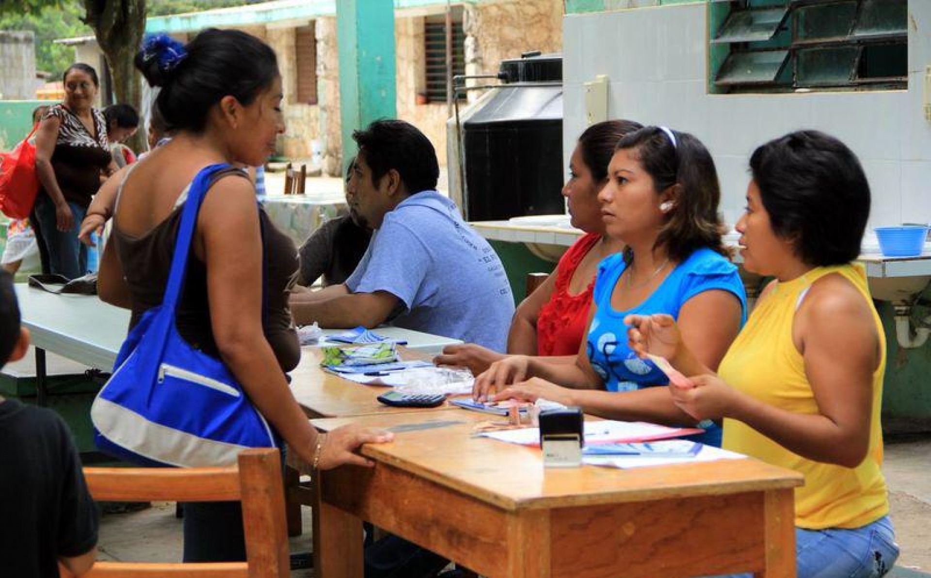 De nuevo habrá ley para eliminar cuotas escolares