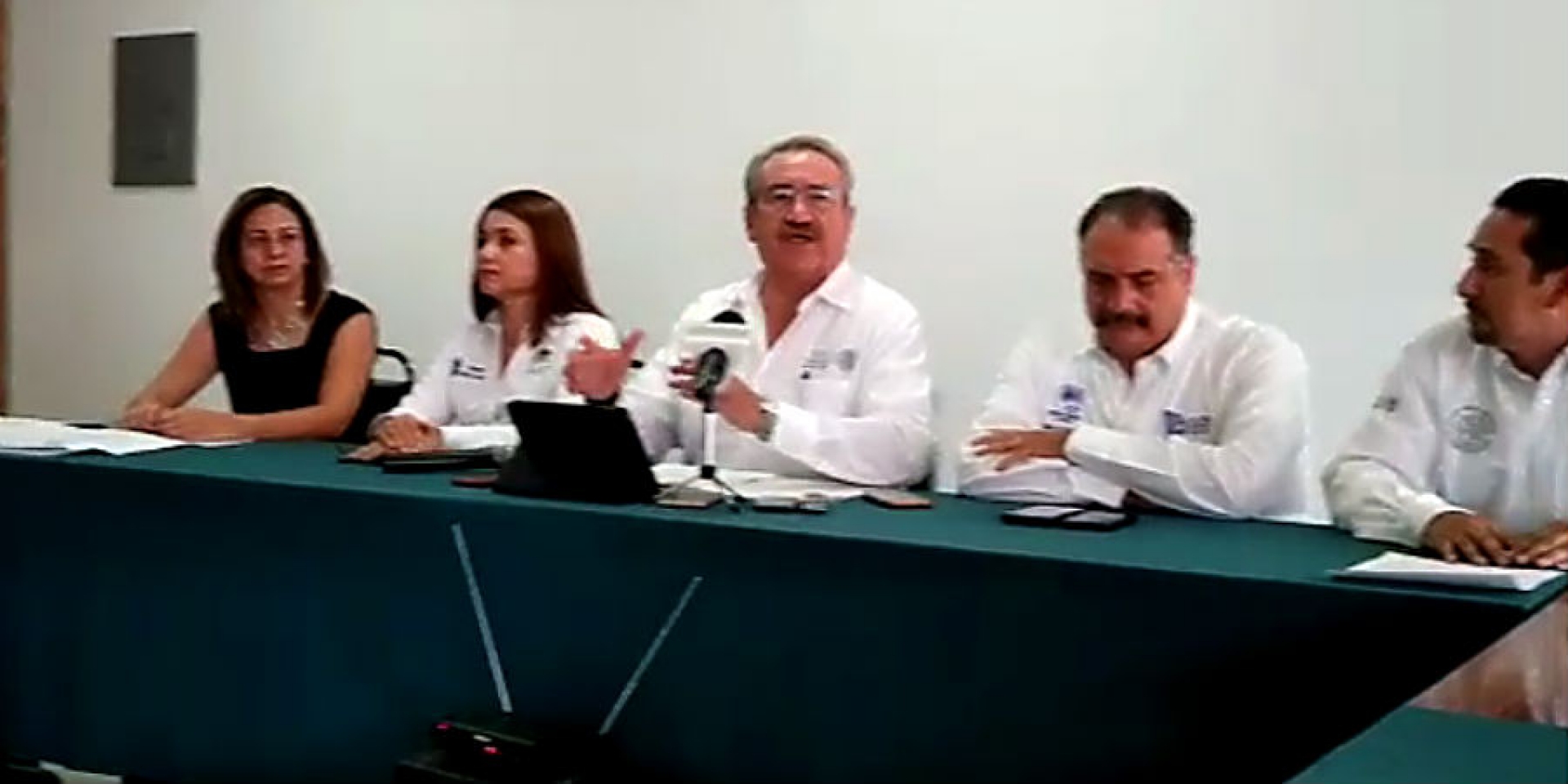 Ofrecen conferencia de prensa autoridades de la SEP en Morelos