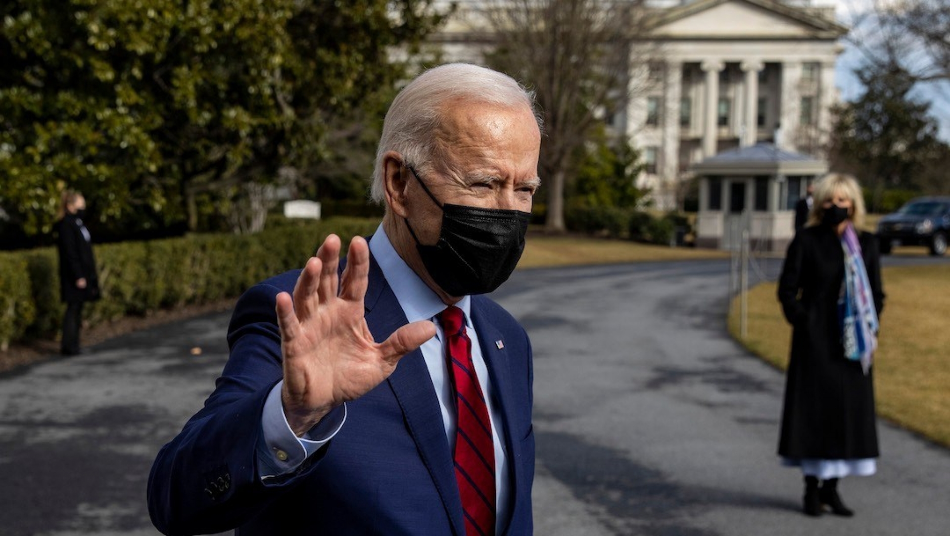 Joe Biden no considera compartir vacunas COVID con México: Casa Blanca