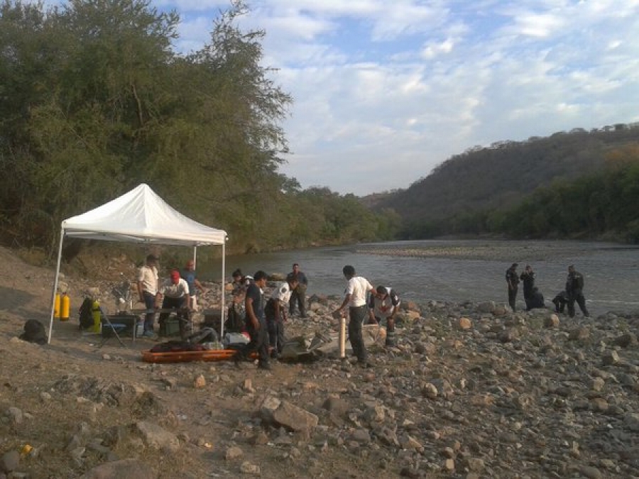 Hallan sin vida a adolescente en el río Amacuzac