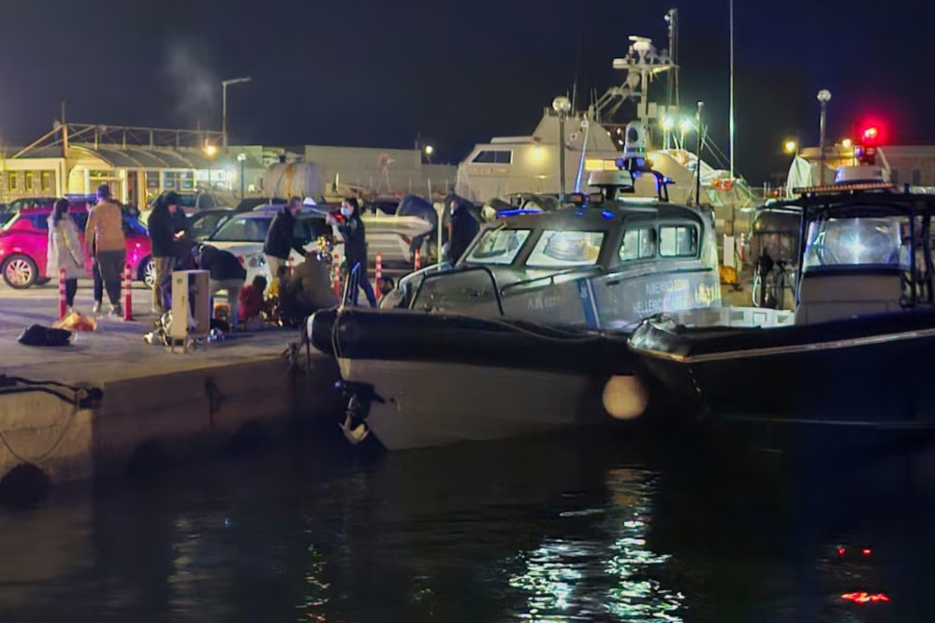 Choque de lancha con migrantes en Grecia deja 15 muertos y buscan a desaparecidos