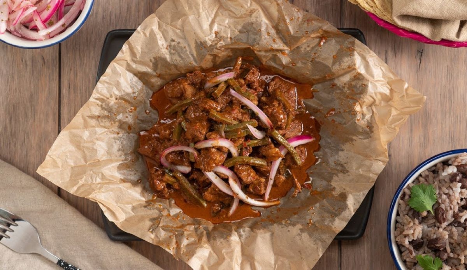 Mixiotes de carnero con nopales: una receta tradicional llena de sabor mexicano
