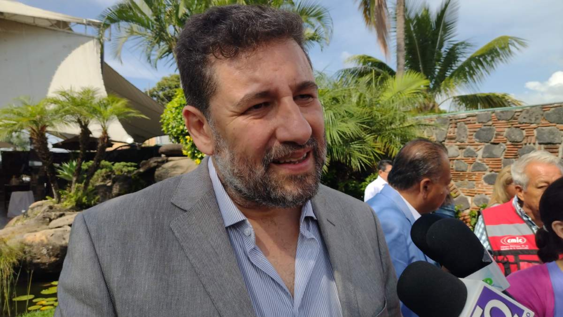 Constructores locales esperan inclusión en proyectos