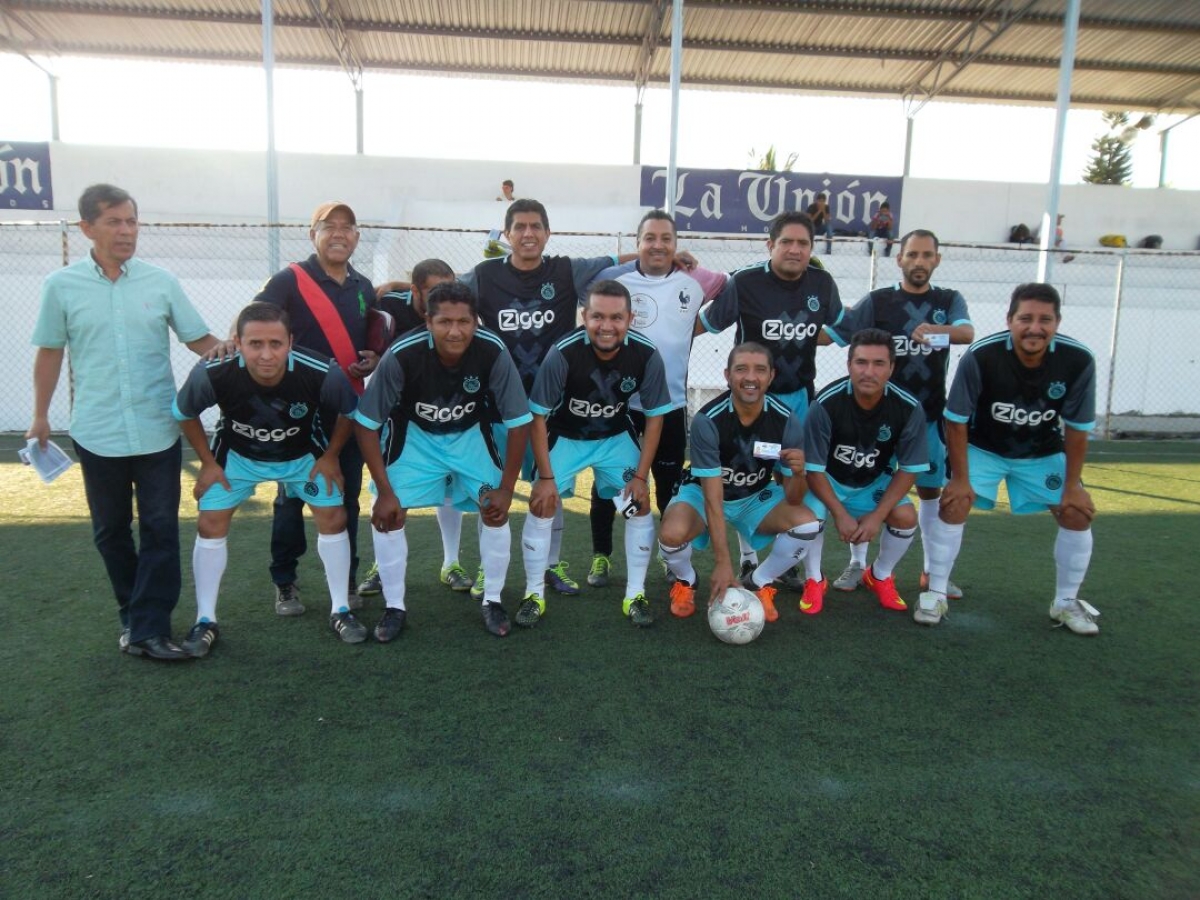 Deportivo Satélite pega primero