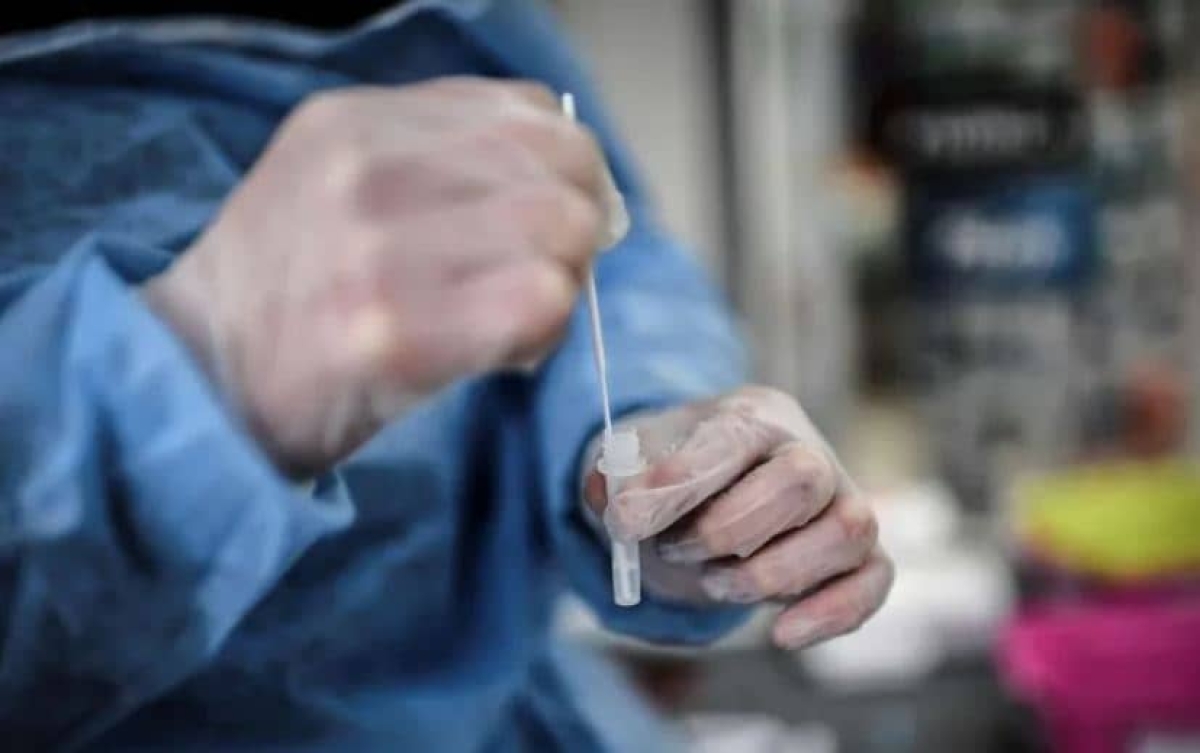 Francia identifica una nueva variante de COVID denominada IHU