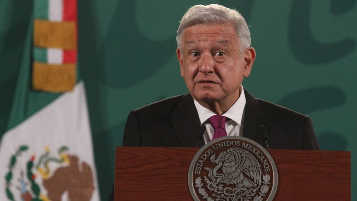 AMLO pide a población de Aguililla renunciar a la violencia