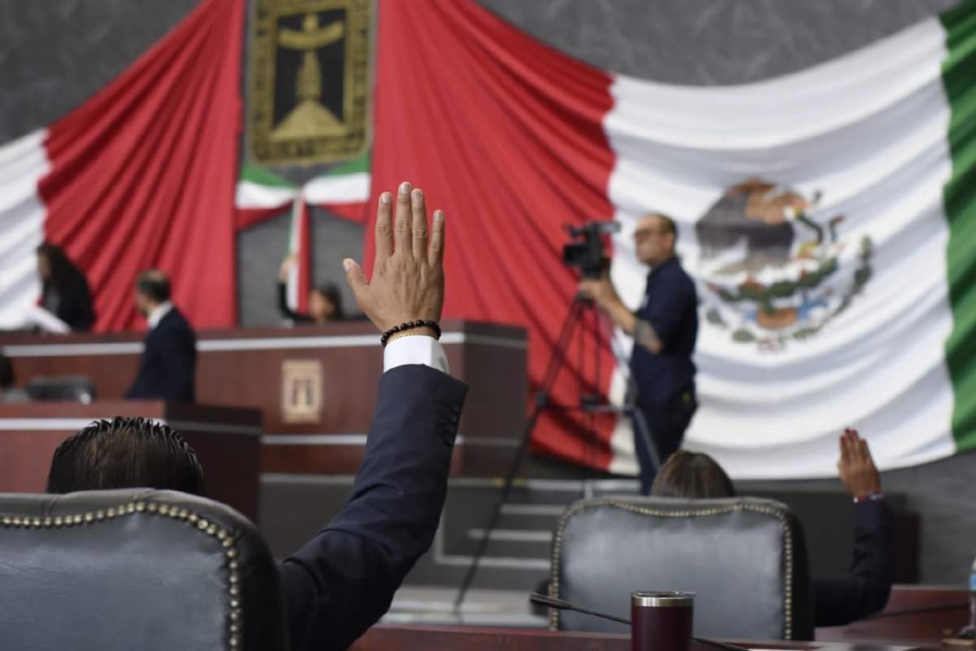 Proponen penas más severas para empleados bancarios implicados con delincuencia