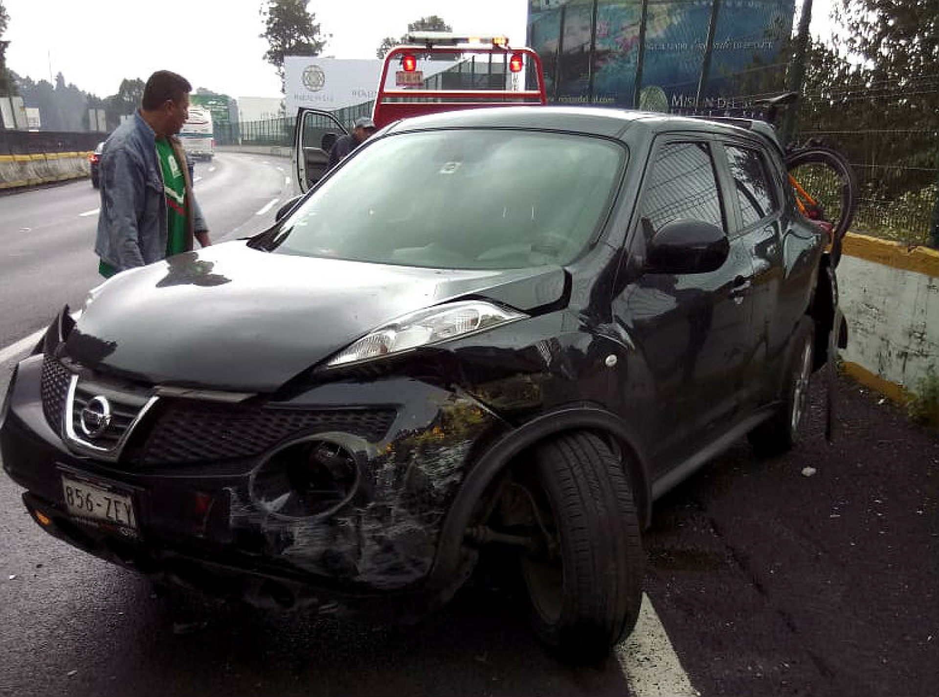 Choca automóvil en la autopista México-Cuernavaca