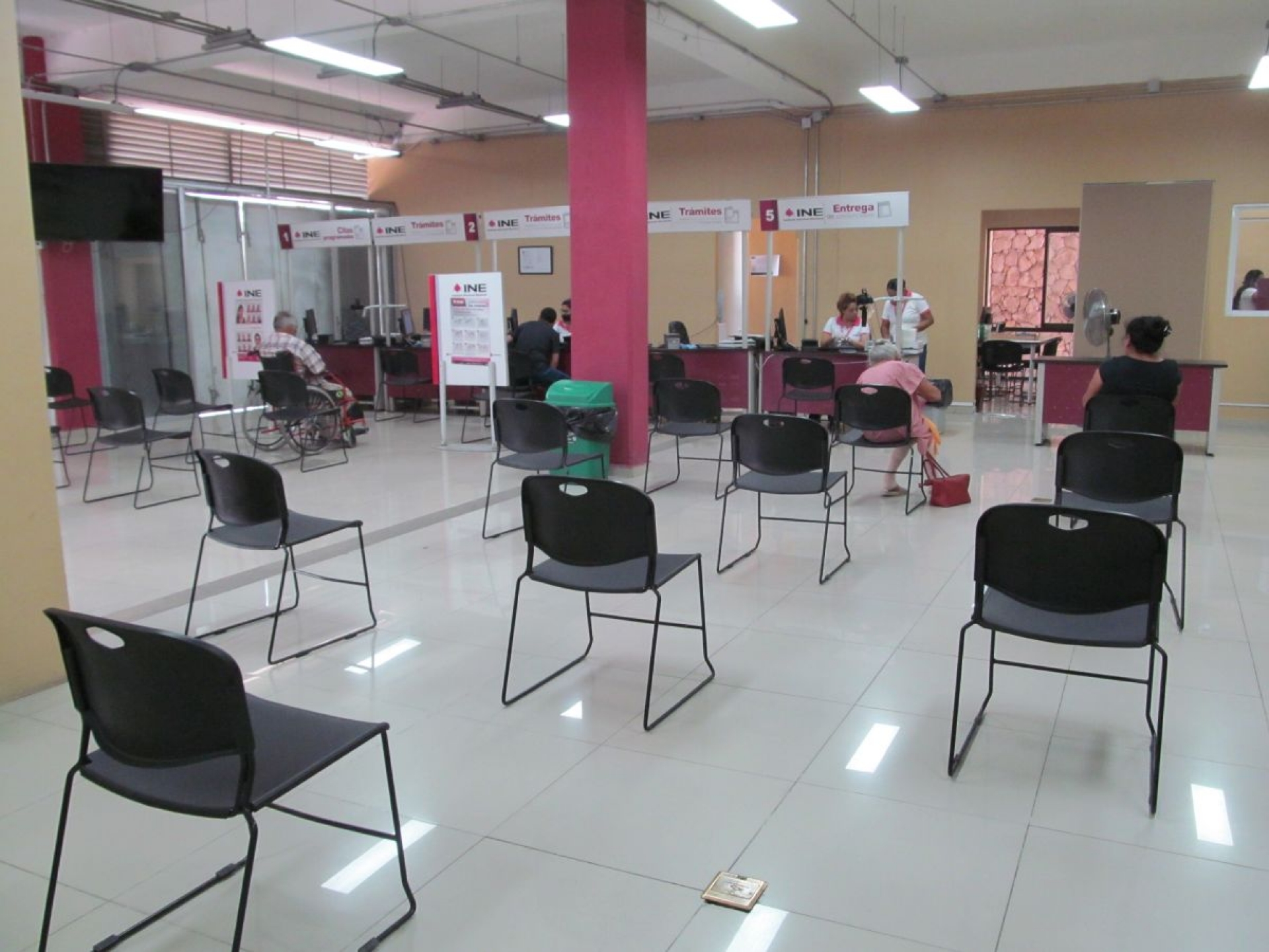 No hay fecha para reabrir trámites de la credencial de elector
