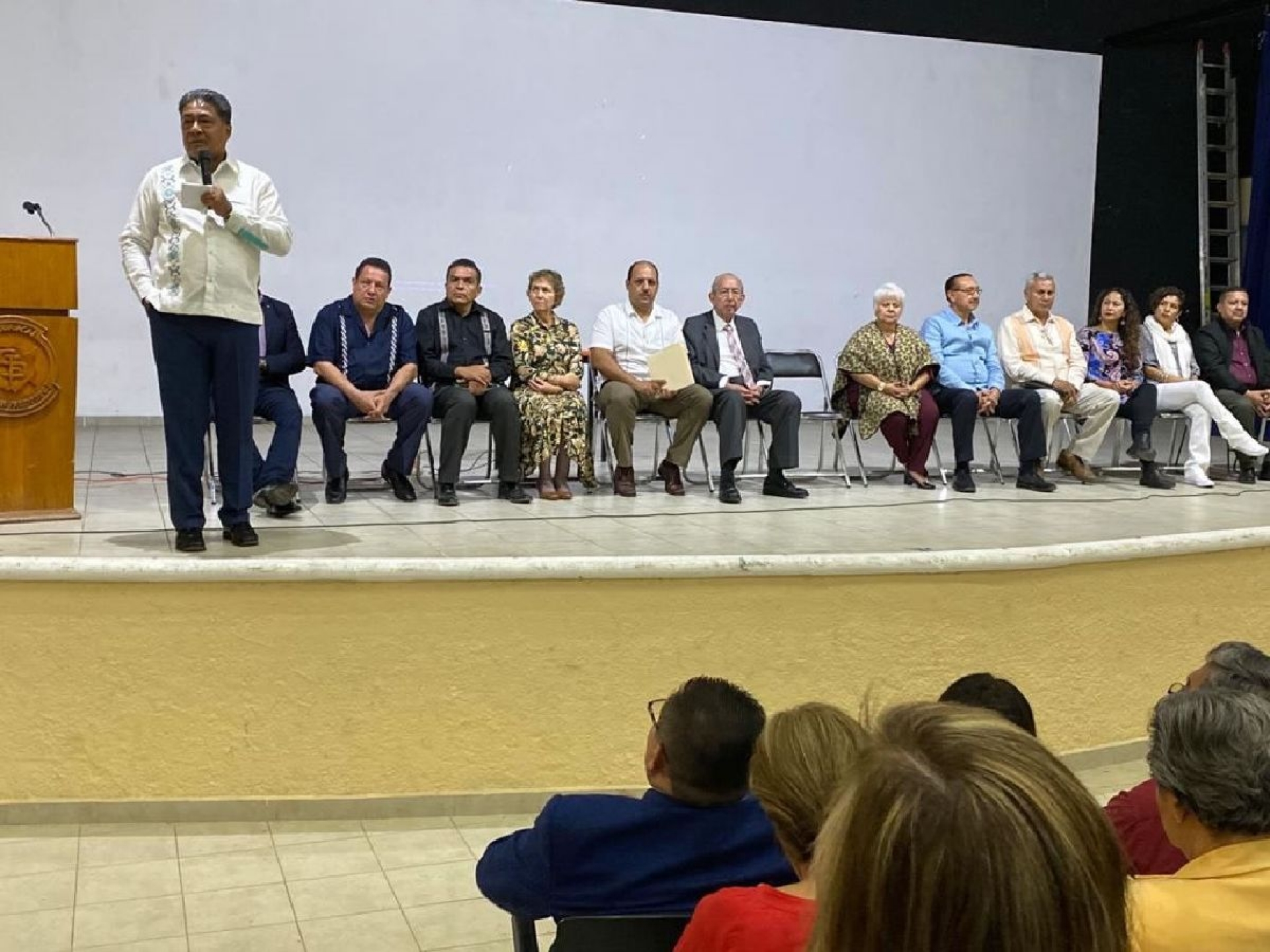 Se reúne Cornejo Alatorre con jefes de sector de educación básica