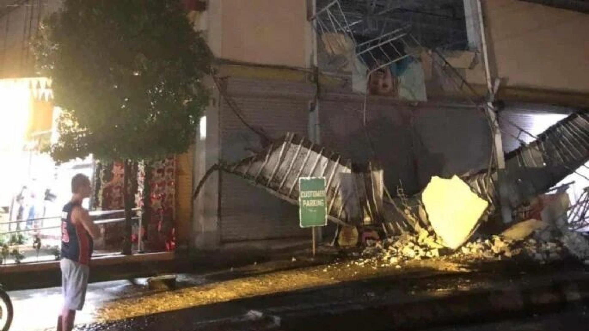 Sismo de magnitud 7,6 sacude Mindanao, Filipinas