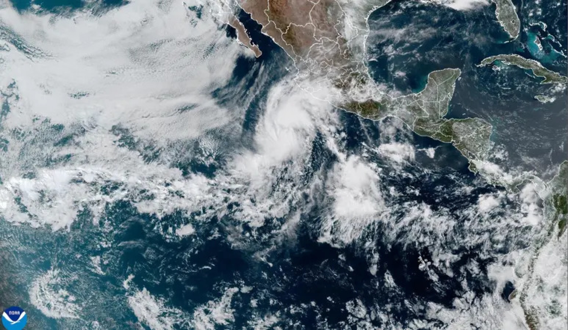 'Alvin' se debilita pero dejará lluvias fuertes en cinco estados del Pacífico