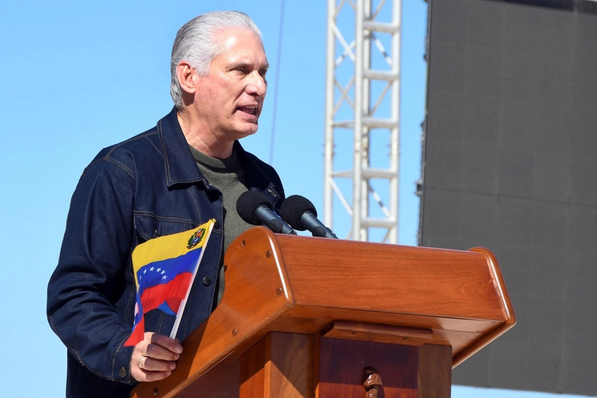 Cuba rinde homenaje a los 32 militares fallecidos en Venezuela