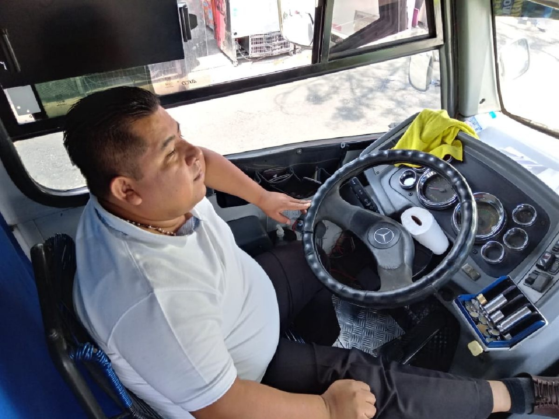 Usuarios del transporte no utilizan el gel antibacterial