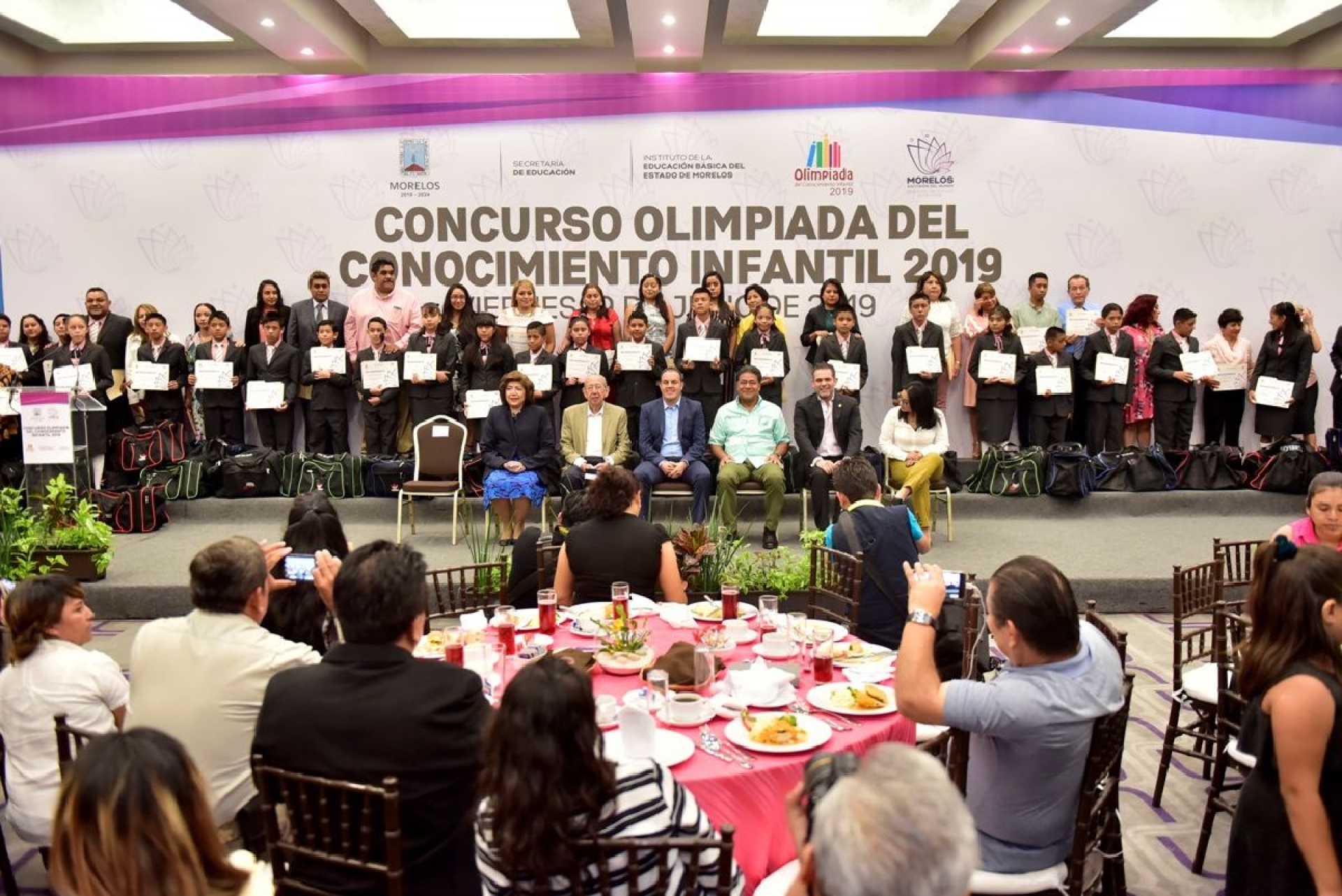Reconoce Cuauhtémoc Blanco disciplina, dedicación y esfuerzo de jóvenes talentos