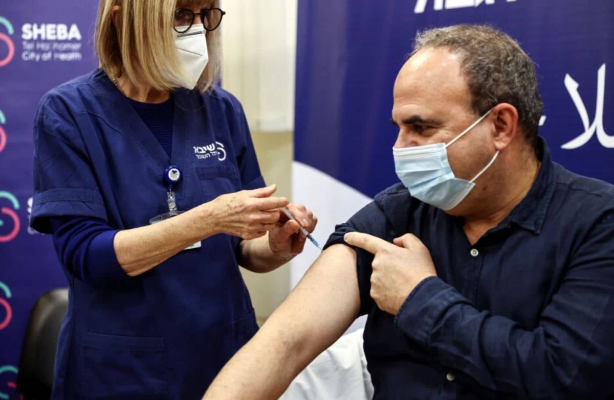 Israel prueba cuarta dosis de vacuna contra COVID-19 ante Ómicron