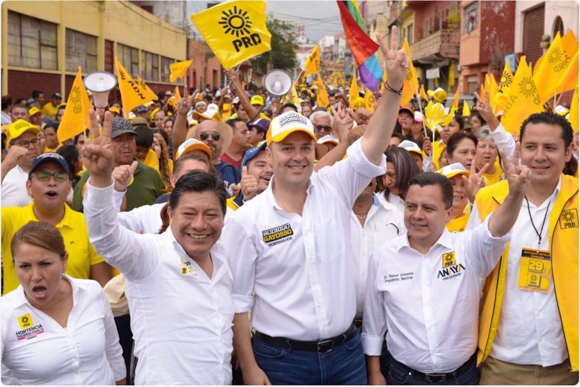 Con marcha multitudinaria celebra el PRD su 29 aniversario
