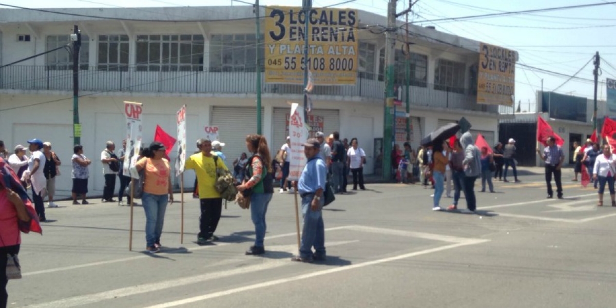 Se manifiestan integrantes del Congreso Agrario Permanente, en Cuernavaca