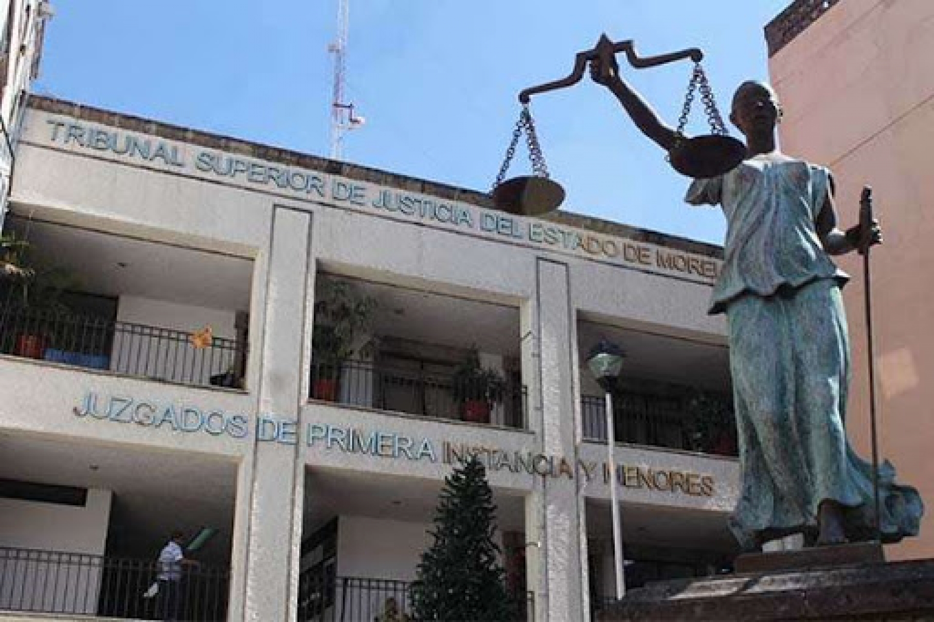 Sigue debate sobre permanencia de magistrados morelenses