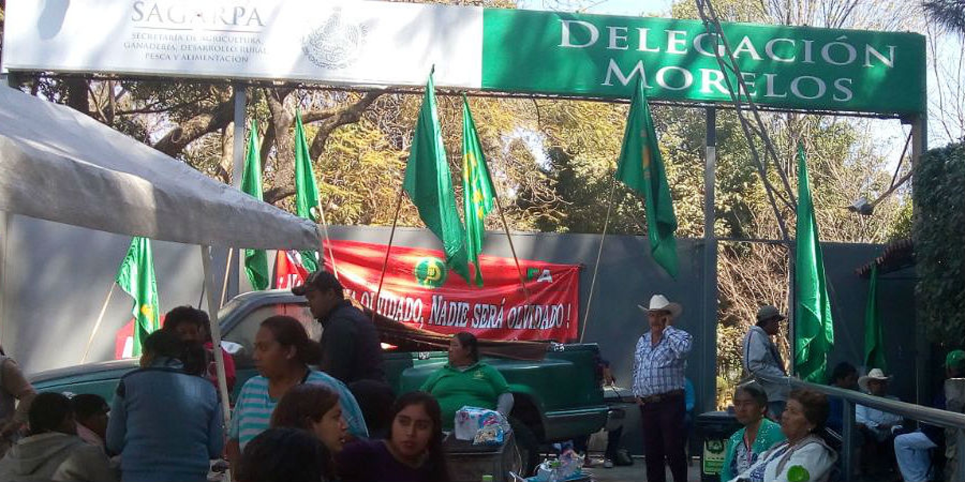 Campesinos se mantienen en plantón en Sagarpa; exigen liberación de recursos