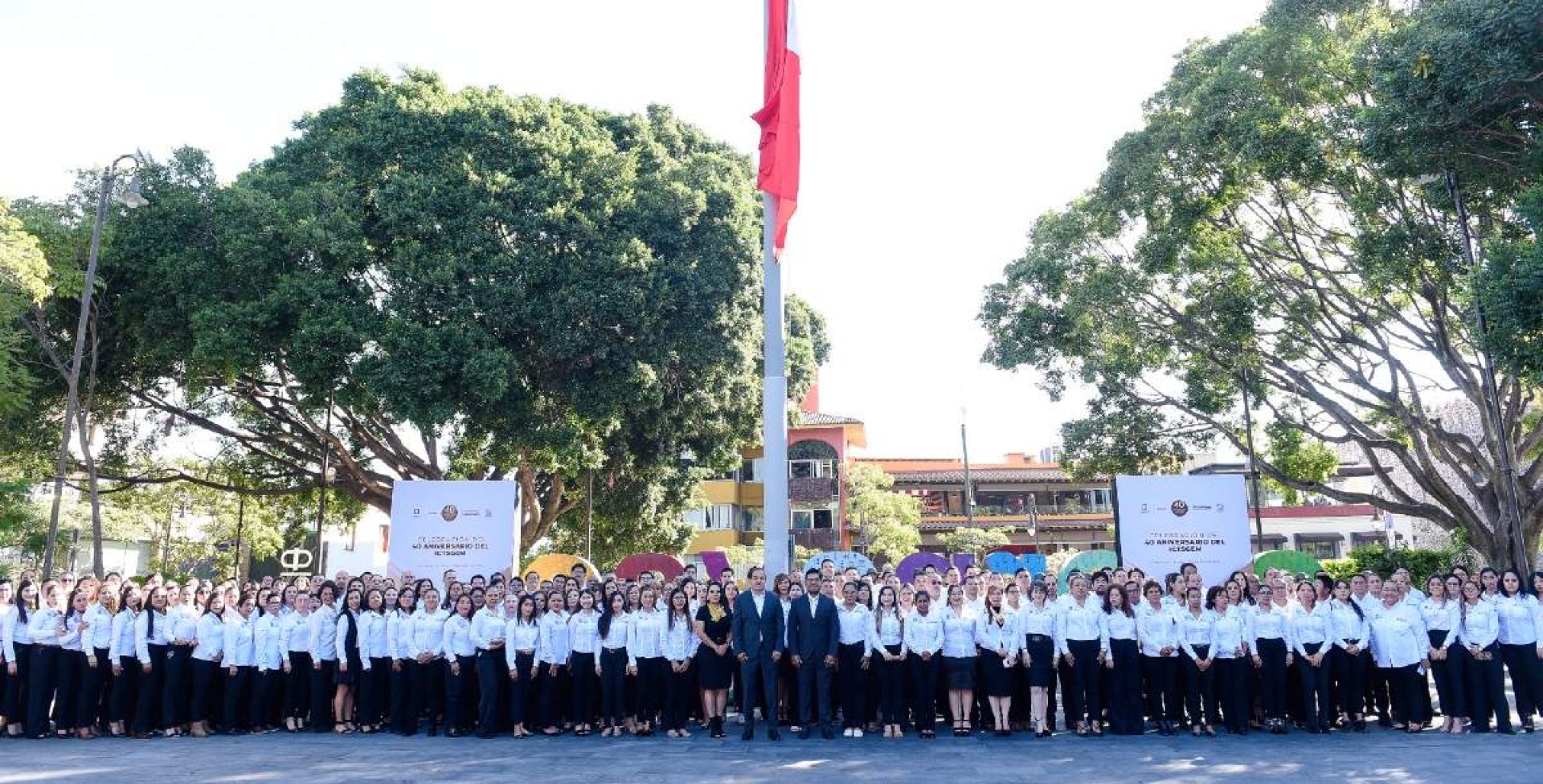 Cuauhtémoc Blanco 40 aniversario del Instituto de Crédito para los Trabajadores al Servicio del Gobierno Del Estado