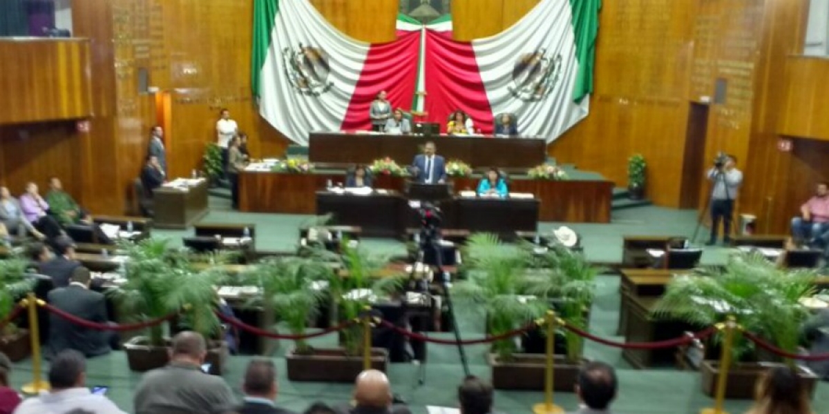 En sesión solemne, diputados abren nuevo periodo ordinario