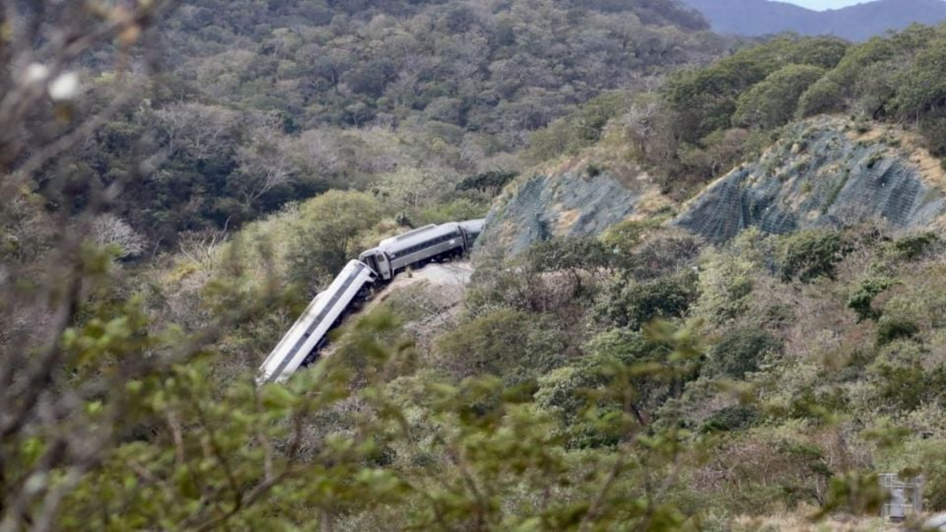 PAN denuncia a ‘Bobby’ López Beltrán por descarrilamiento del Tren Interoceánico