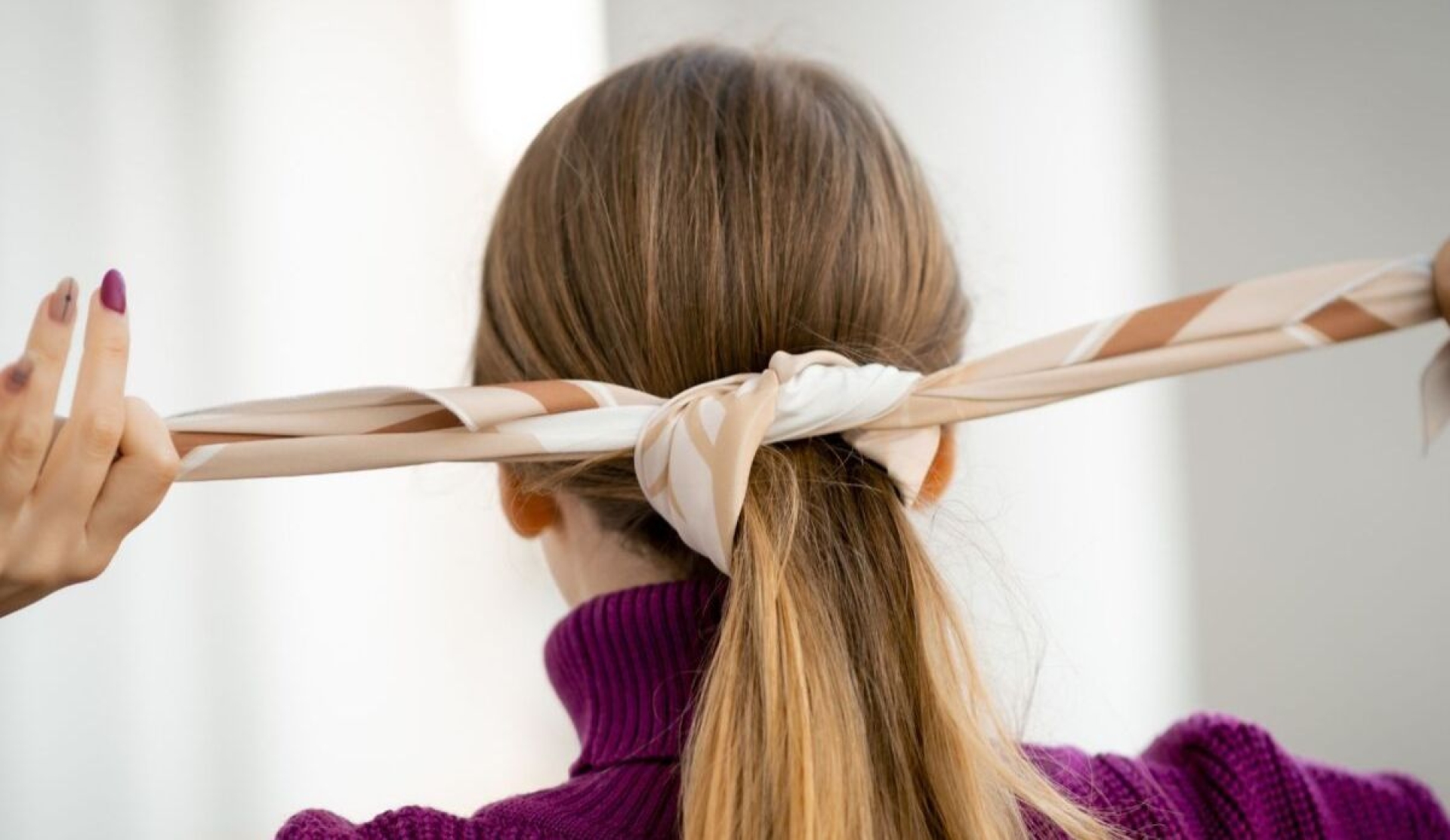Amarrar el cabello todos los días puede dañar su salud a largo plazo