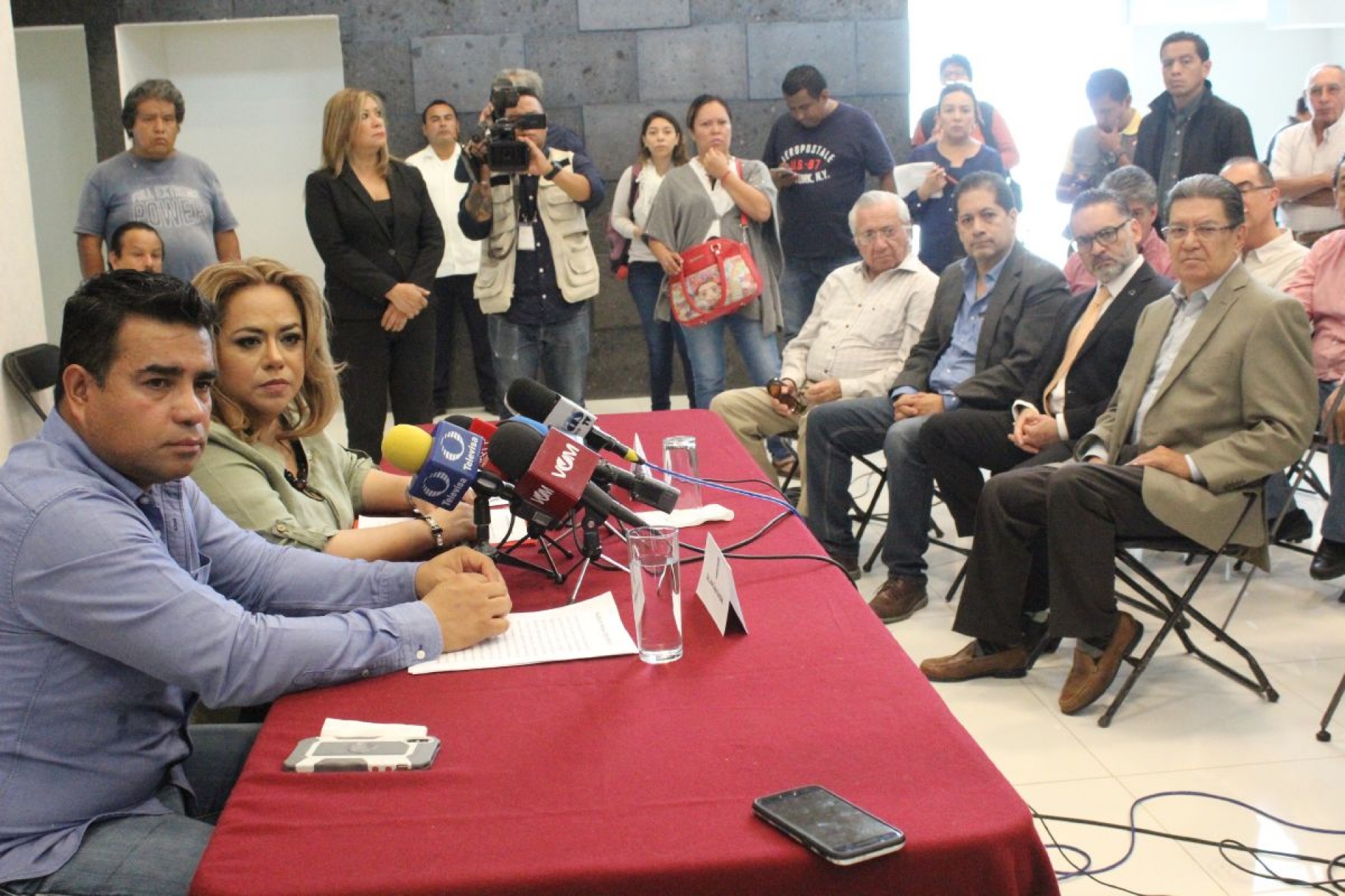 Buscan anular decretos que extinguieron fondos empresariales