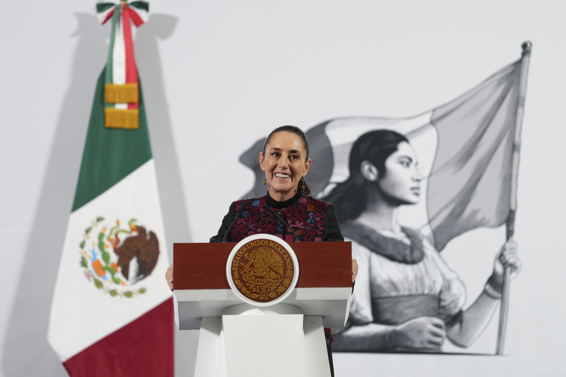 Sheinbaum responde a Trump: '¿Por qué no le llamamos América Mexicana a EU?'