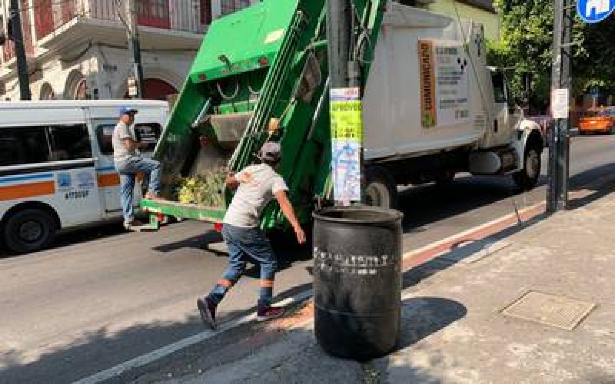 Insiste alcaldía en petición para no sacar basura a las calles