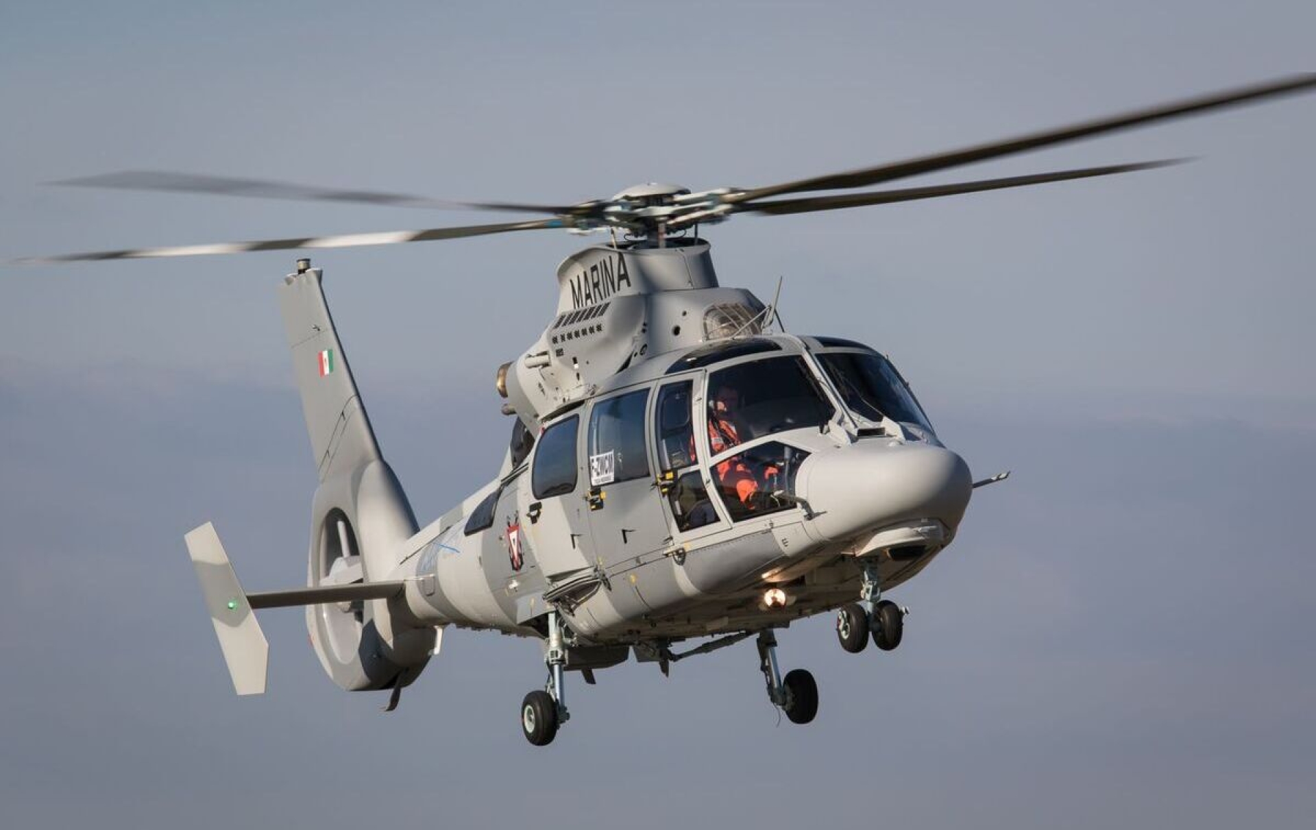 Se desploma helicóptero de Semar en operativo, 2 marinos fallecen