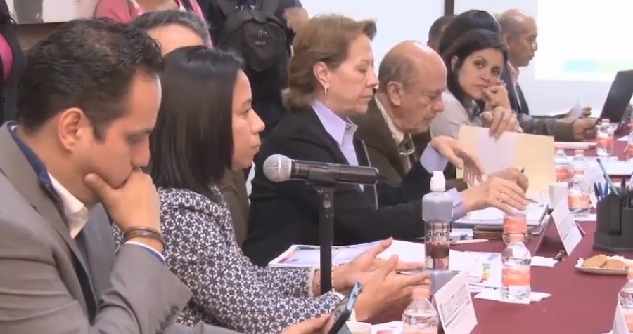 Comparecen integrantes del gabinete social ante legisladores