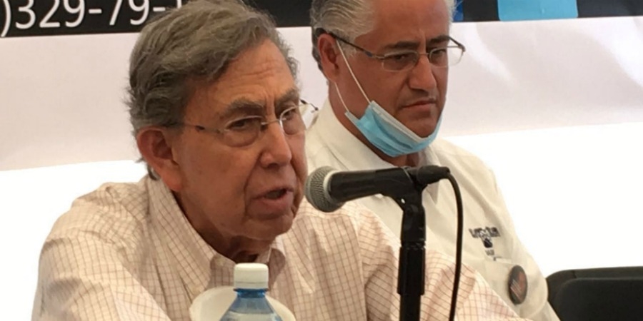 Llega Cuauhtémoc Cárdenas a fosas de Tetelcingo; expresa solidaridad a familiares de víctimas