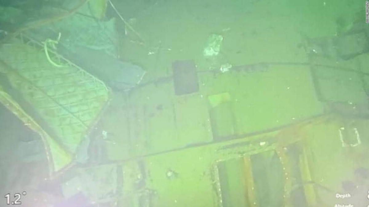 Hallan restos de submarino desaparecido en Indonesia: los tripulantes fallecieron