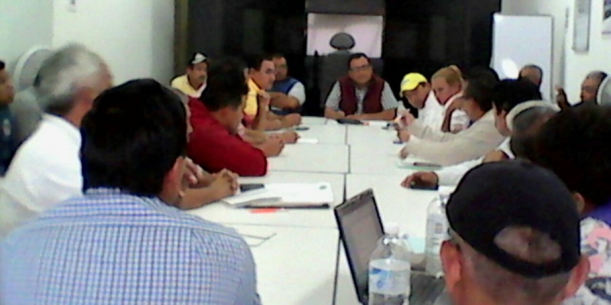 Exigen taxistas un alto al proceso de regularización, por competencia desleal