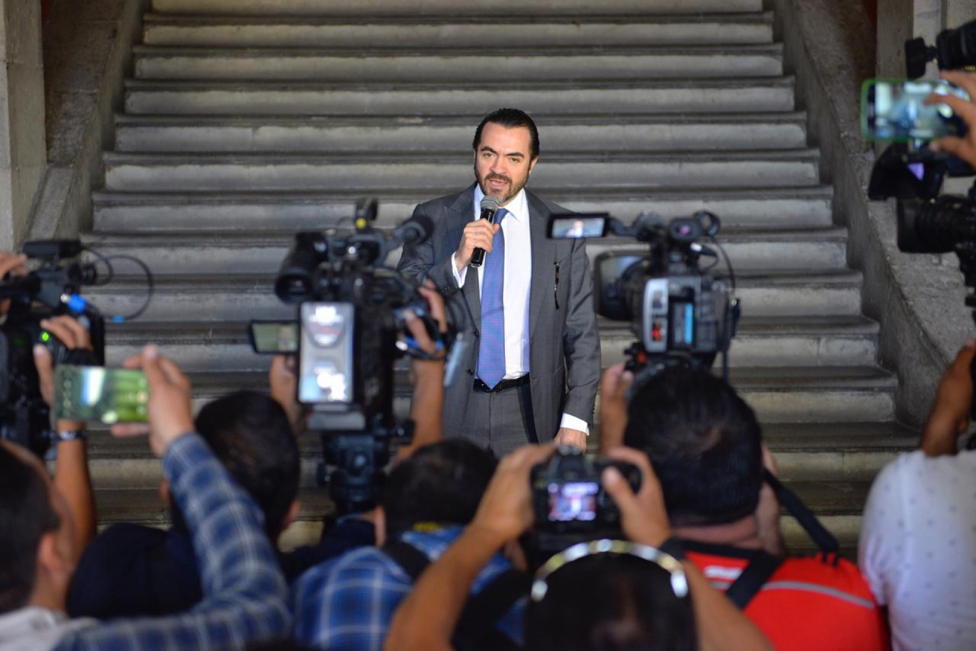 Buscan alternativas para adelantar a la UAEM recursos estatales